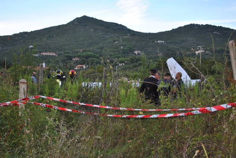 Tragedia All'Isola D'Elba, Precipita Aereo Ultraleggero, Morti ...