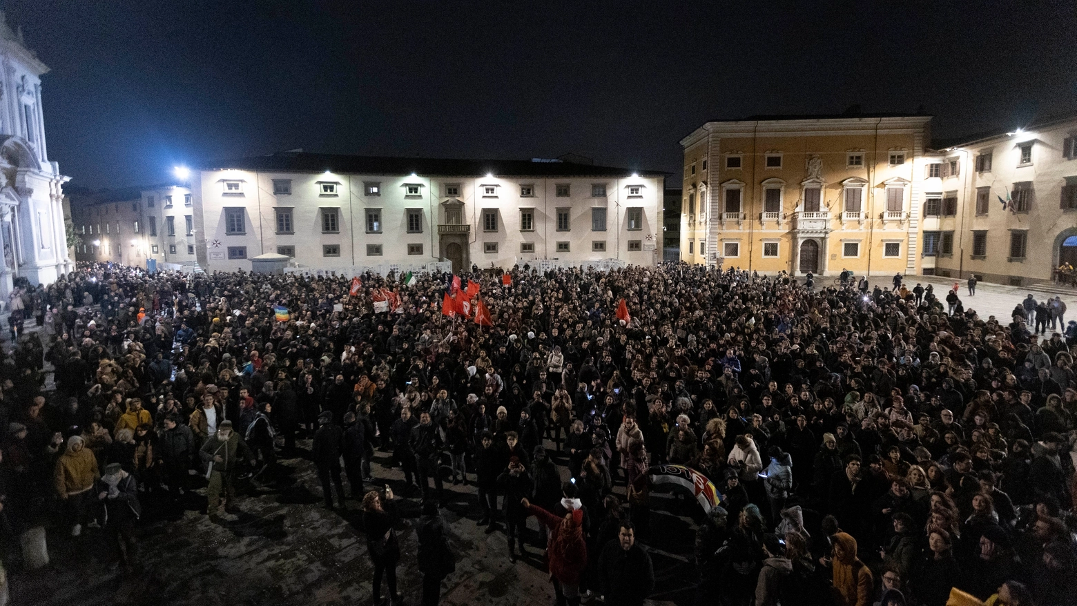 La manifestazione a Pisa di venerdì sera (foto Enrico Mattia Del Punta)