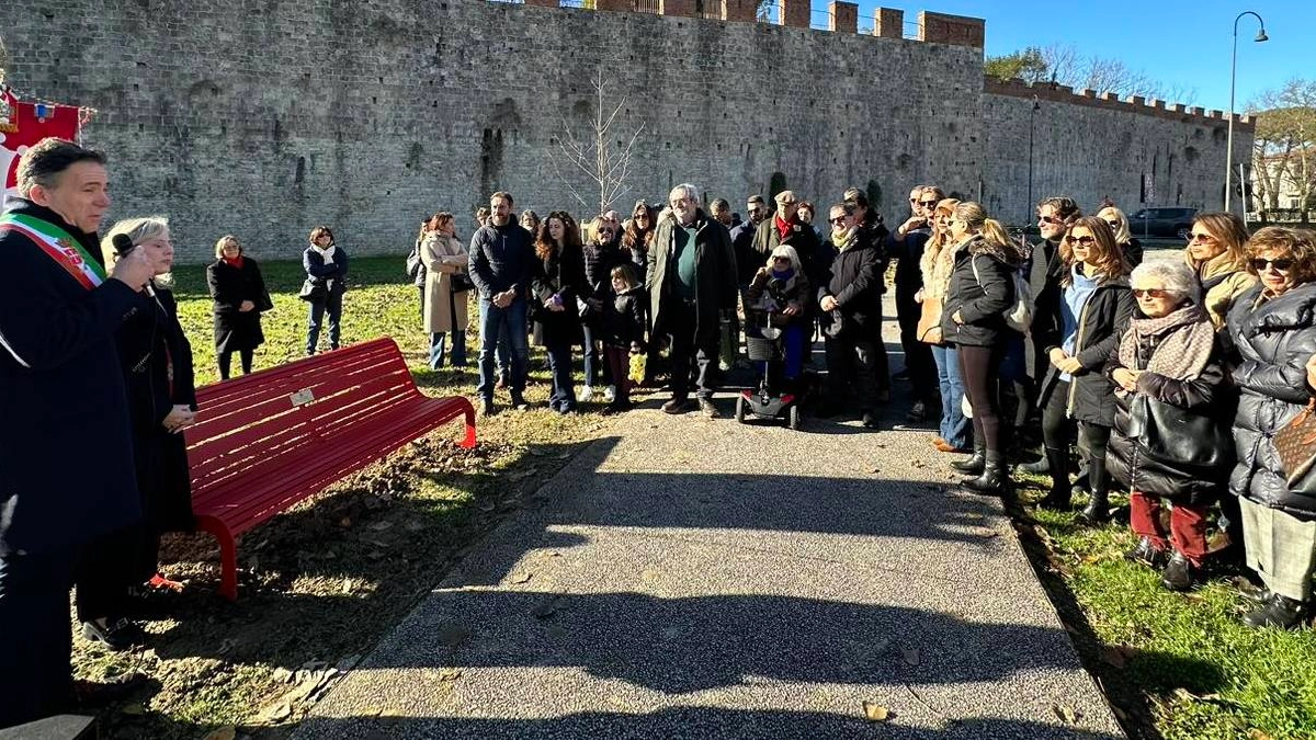 L’intitolazione dell’area verde a Barbara Capovani (foto Del Punta per Valtriani)