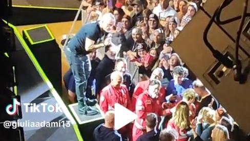 Eros Ramazzotti y la enfermedad del hincha en el concierto de Cruz Roja: «rechazado, emprendemos acciones legales»