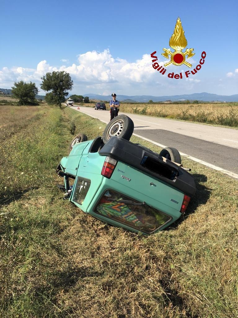 Auto Si Ribalta Due Feriti Sulla Provinciale