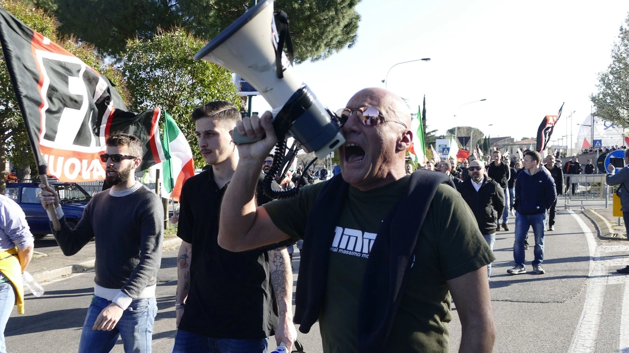 Prato, tutti contro la manifestazione dell’estrema destra. Fratelli d’Italia: “Buffonate nostalgiche”