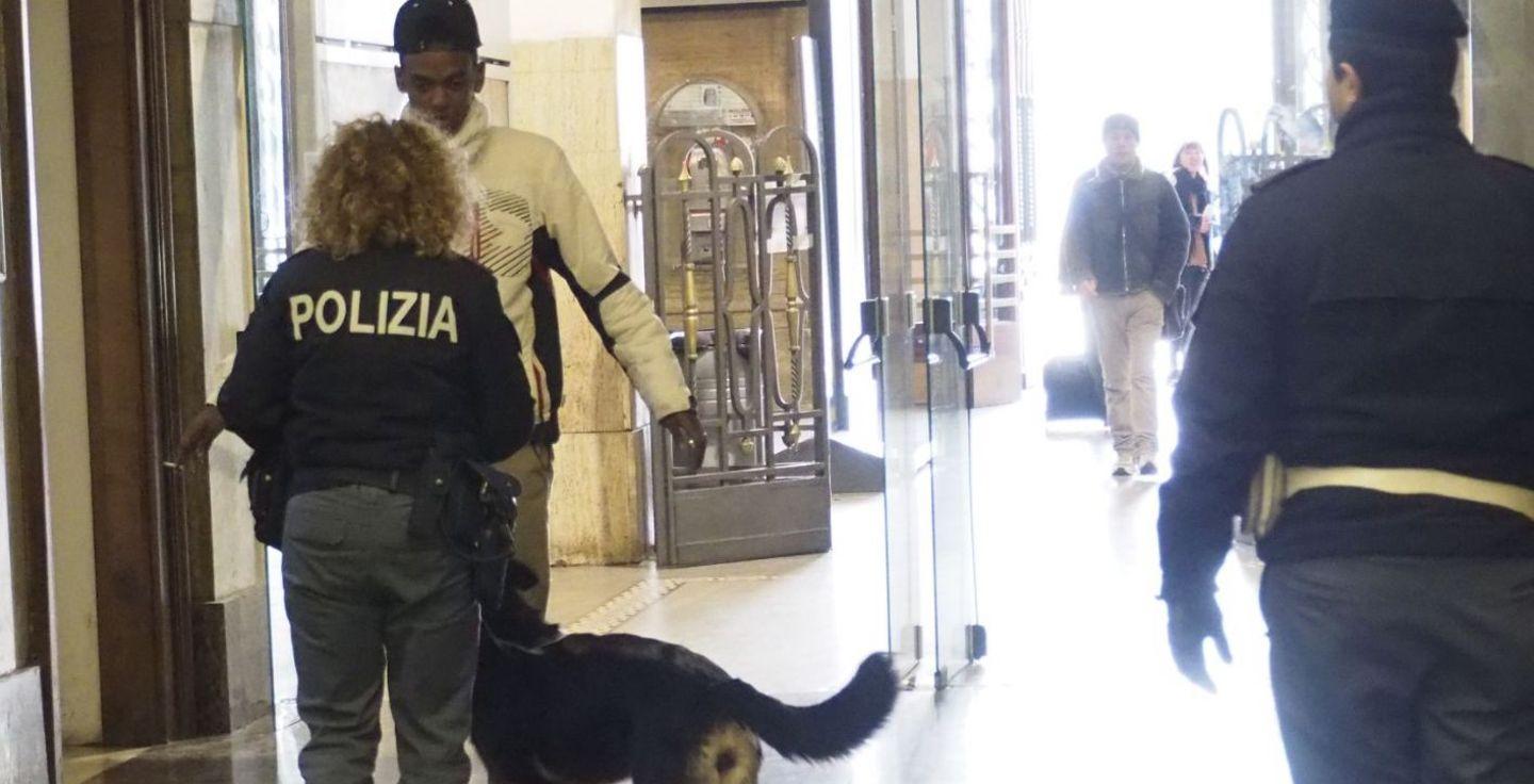 Il Corriere Della Droga è Una Donna Di 24 Anni. Arrestata Alla Stazione