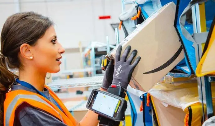 Lavoro, Amazon assume tremila persone entro la fine dell'anno