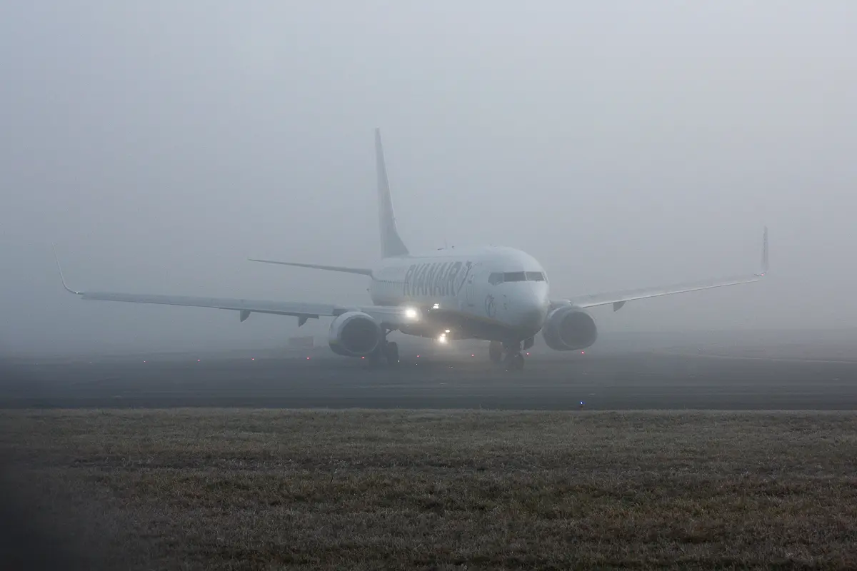 Nebbia, aeroporto di Firenze bloccato: voli cancellati o dirottati