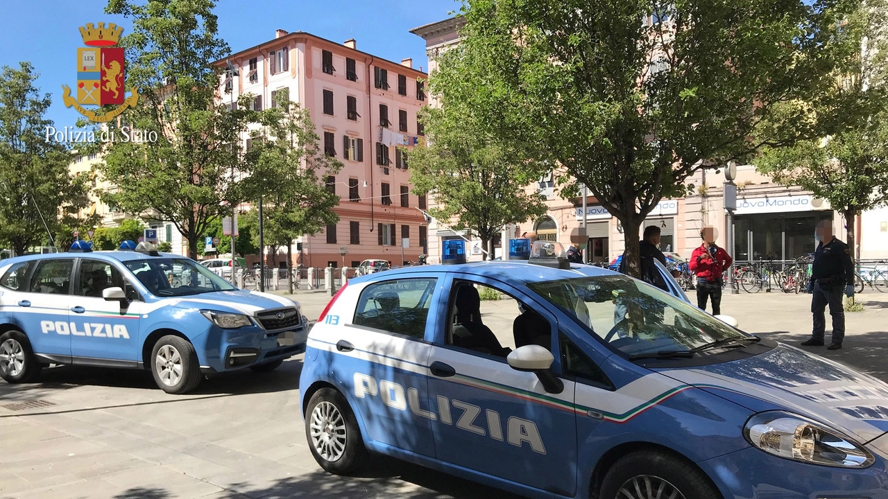 La volante della Polizia di Spezia