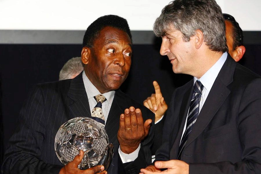 Pelè e Paolo Rossi (Ansa)