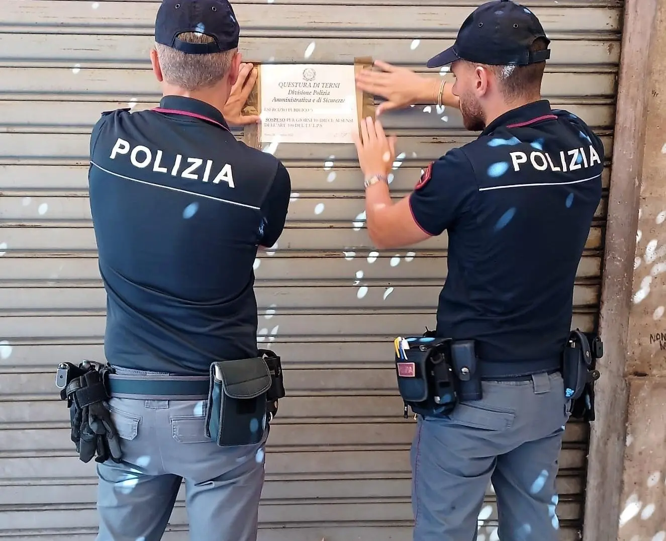 Locale pubblico chiuso dalla polizia