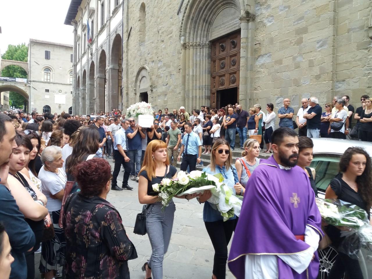 "Addio Eleonora, Ho Il Cuore Che Mi Scoppia": In 2000 Ai Funerali, La ...