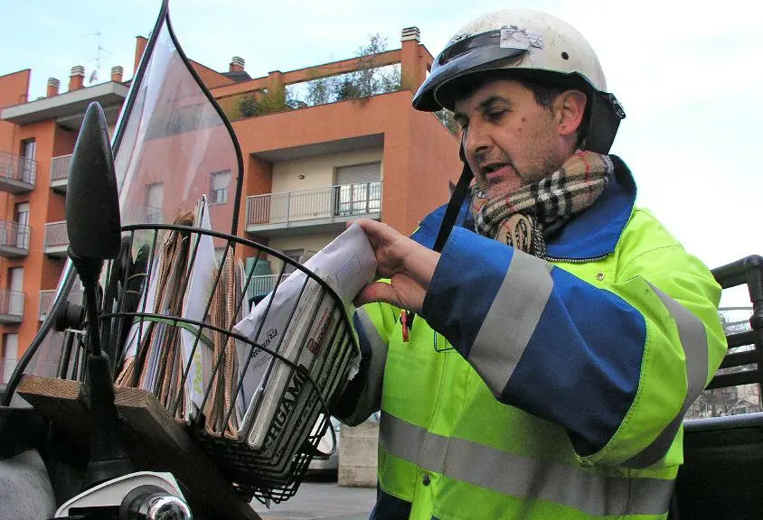 Poste Italiane cerca portalettere