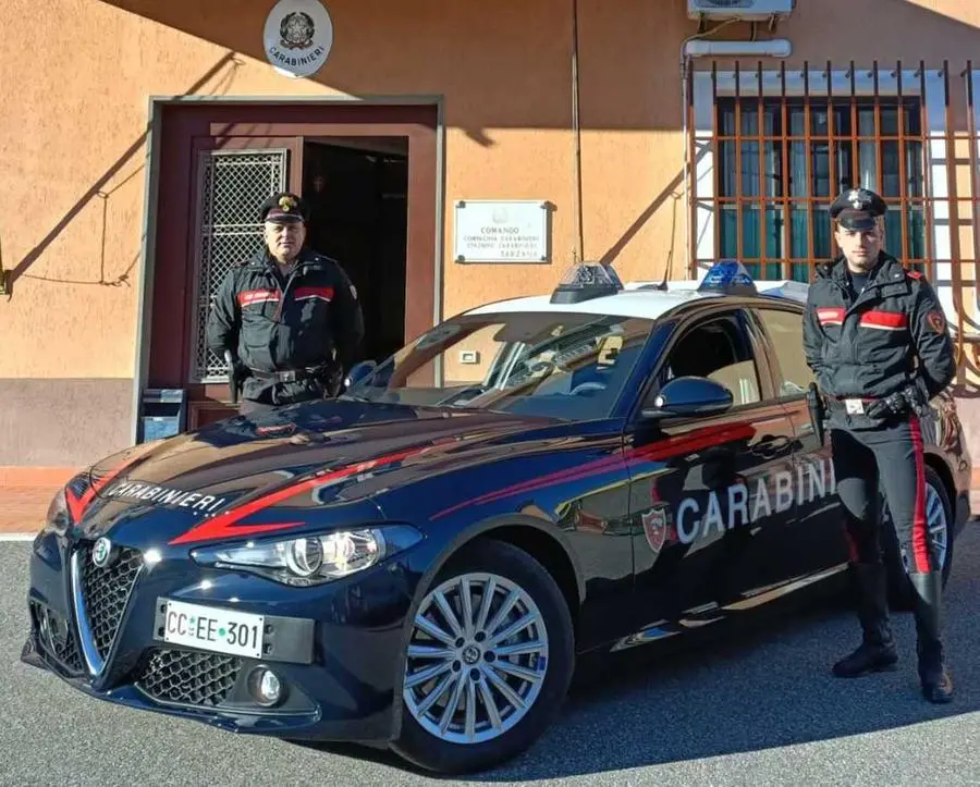 Minori rapinano trans, i carabinieri li scoprono