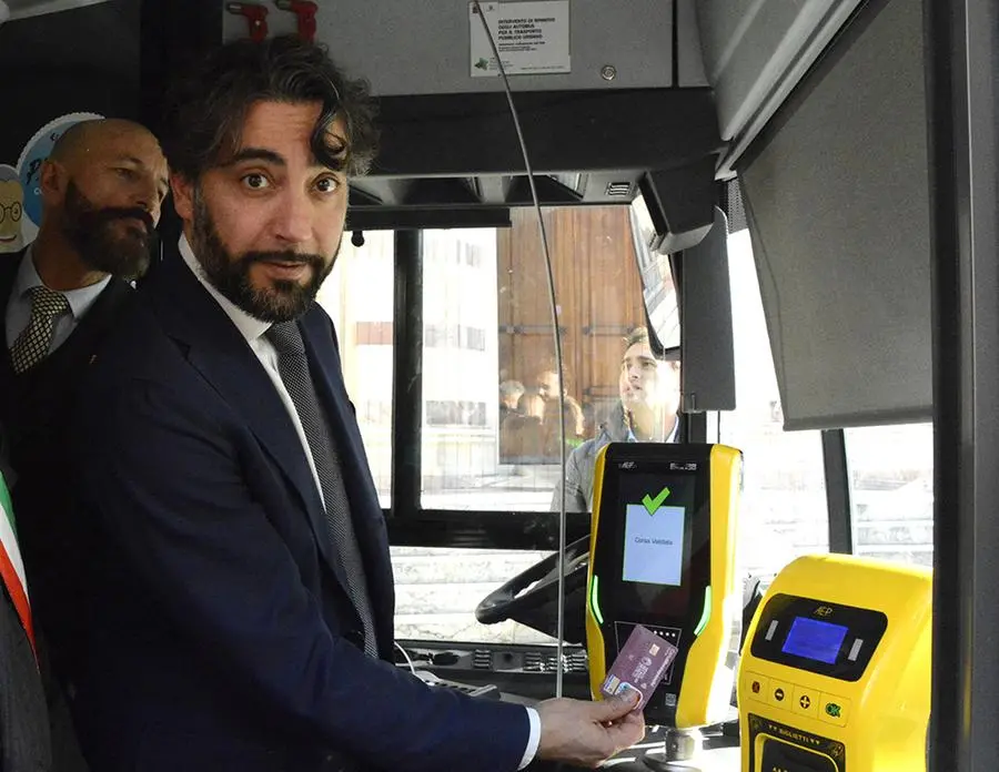 Trasporti, oggi il tavolo sugli orari: Tiemme per gli ingressi a scuola alle 8 e alle 10