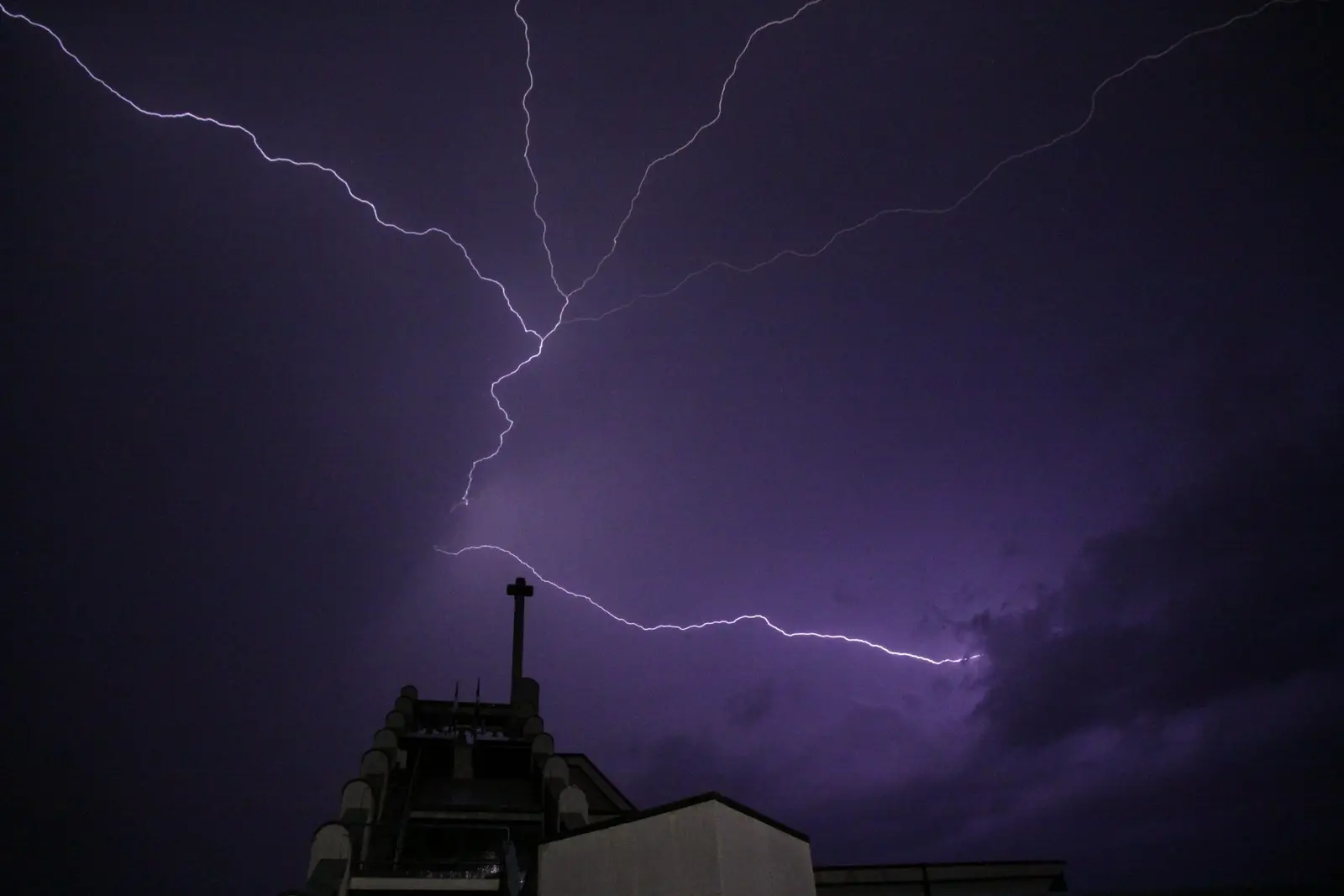 Maltempo, allerta per temporali forti