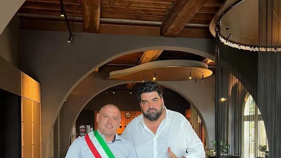 Inaugurato il ristorante del noto chef. Il plauso del sindaco: "Un’attività che farà conoscere questa terra ancor di più"