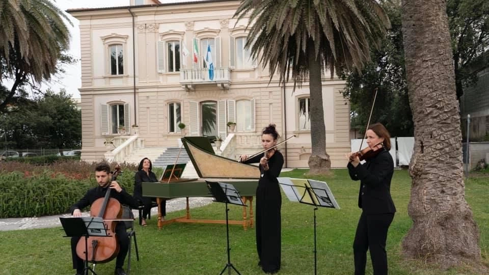 "Buon compleanno Guglielmi": il video musicale di Antica Massa Cybea