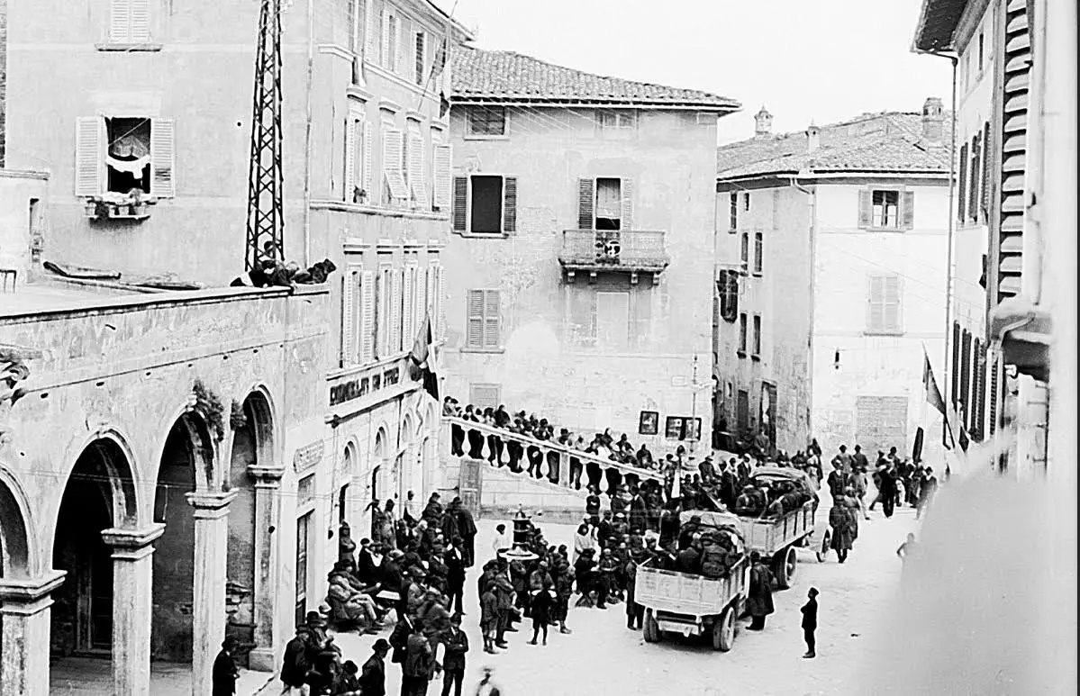 Il dramma della storia: l'ottava foto storica oggi in regalo con La Nazione