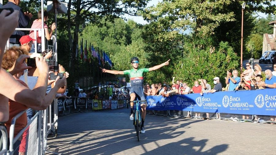 Piccolo vince il Giro del Valdarno (Foto Fruzzetti)