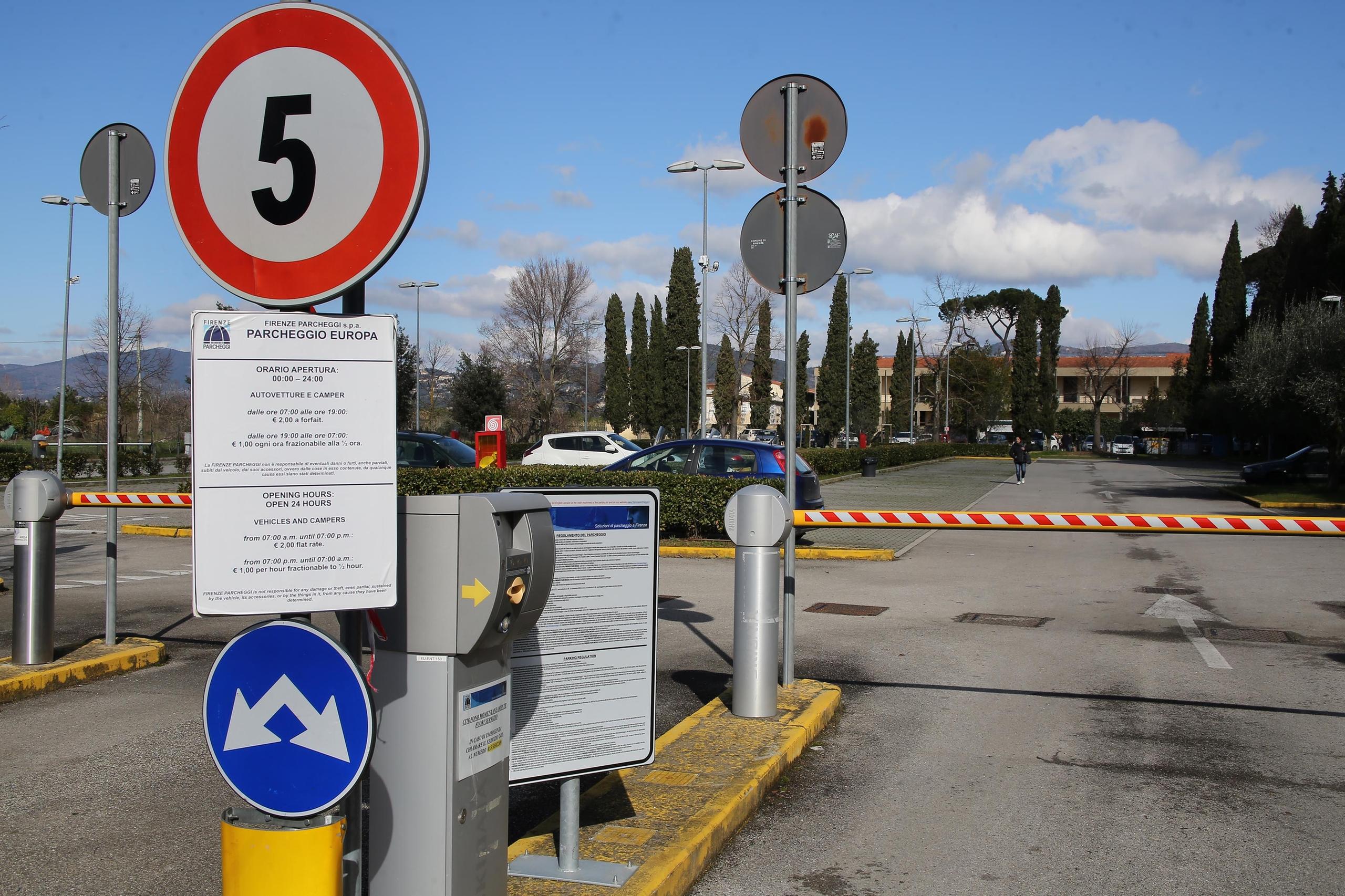 Phonzie e Telepass Pay due applicazioni per pagare i parcheggi