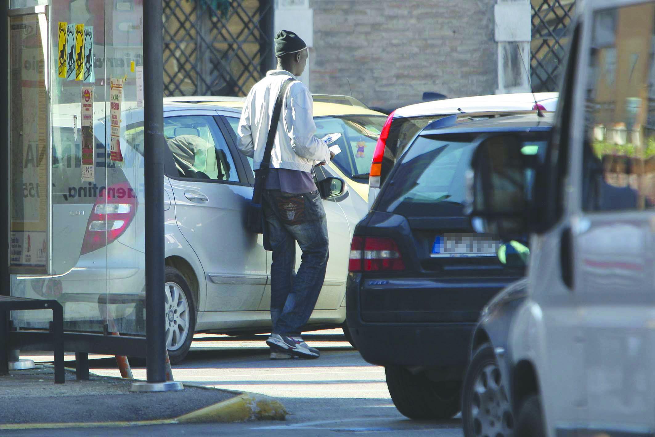 Arrestato Parcheggiatore Abusivo Picchia Un Vigile E Tenta Di Fuggire 7244