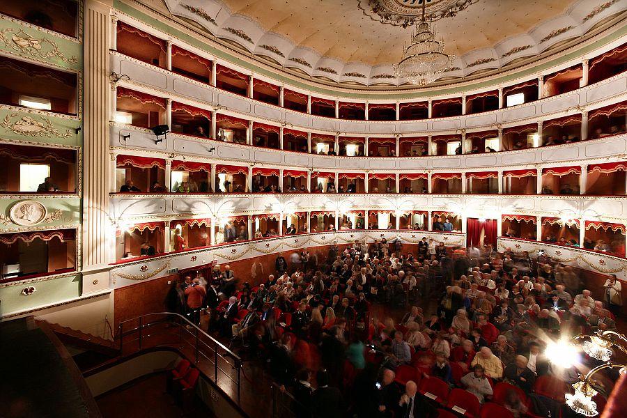 Carmina Burana in scena al Teatro Petrarca