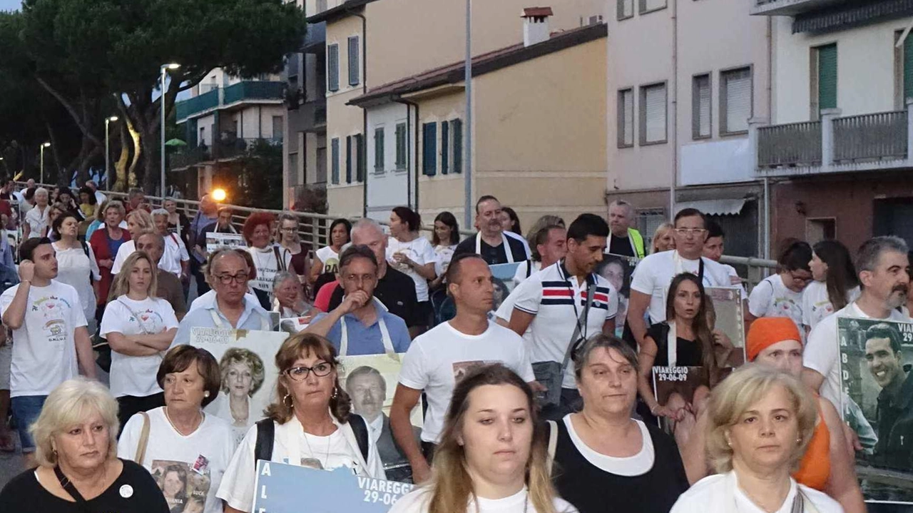 Domani è il giorno della memoria  Bandiere a mezz’asta in tutta la città