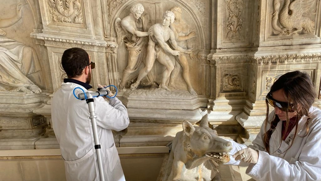 Fonte Gaia rinasce grazie al Laser. Tecniche avanzate per il restauro