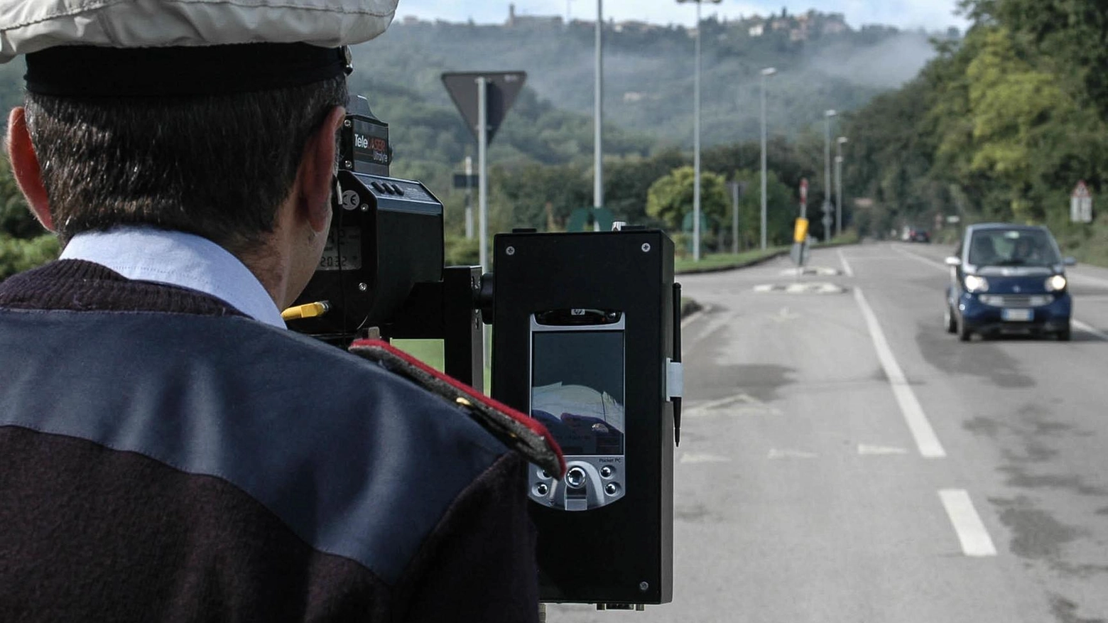 Pericoli in strada, l’allarme da Ceparana: "Velocità e sosta selvaggia creano problemi"