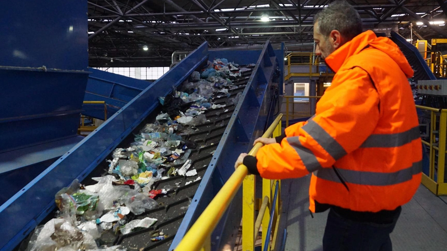 Nuovi vasi attraverso gli scarti  Così la plastica rivive. E  aiuta anche l’ambiente