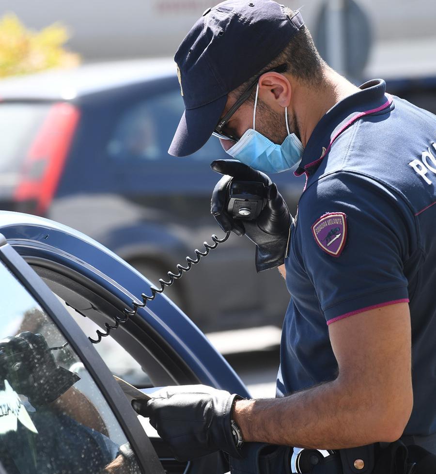 Pestano A Sangue Un Uomo E Fuggono Due Arresti Per Tentato Omicidio