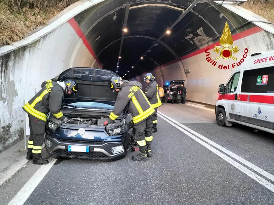 Incidente sulla Flaminia, scontro fra due auto