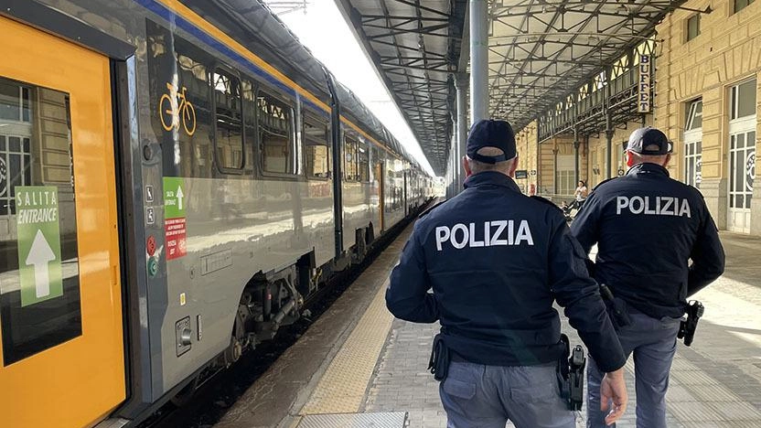 Giovane arrestato dalla Polizia ferroviaria. Era ricercato da Lucca