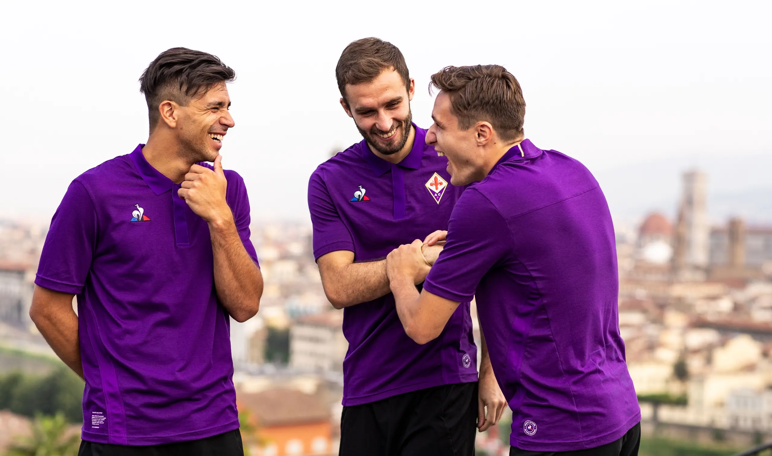 Fiorentina, "Insieme siamo più forti". Foto al Piazzale per la campagna abbonamenti