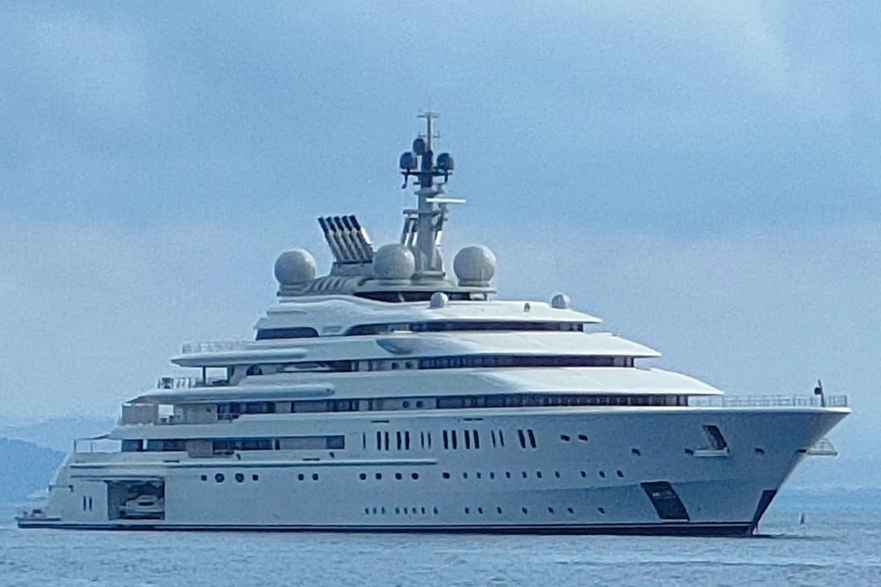 Il mega yacht avvistato all'Argentario