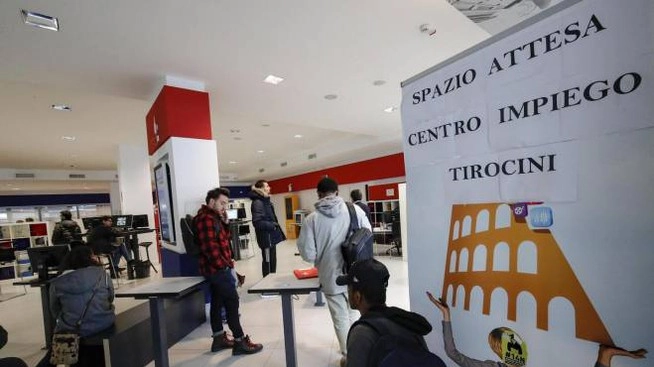 Centri impiego, 64 posti a rischio: sindacati proclamano agitazione