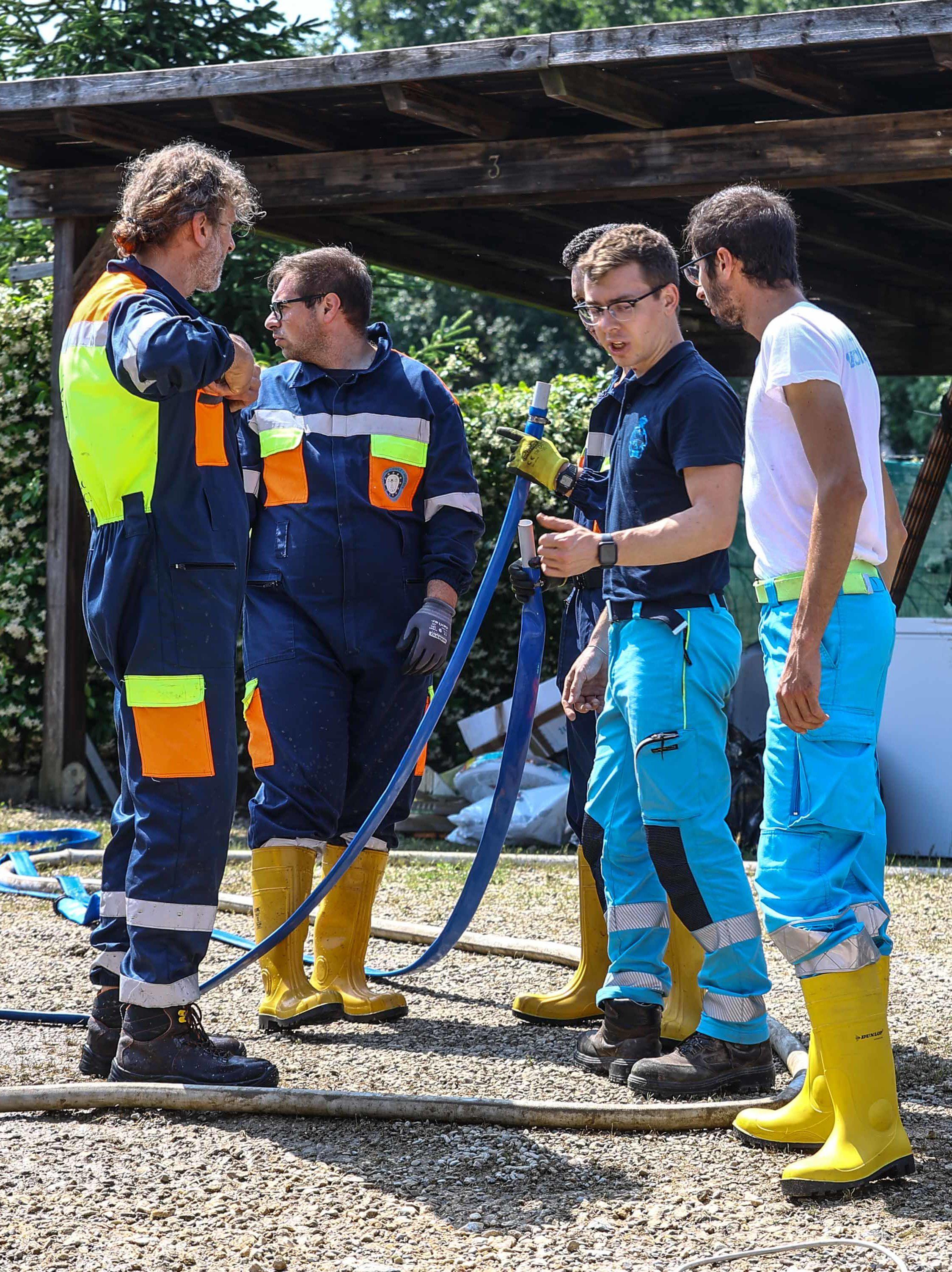 Frane E Detriti Dopo La Bufera In Campo Le Squadre Di Volontari E Si ...