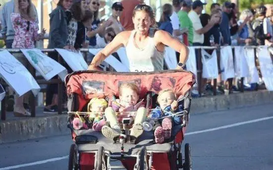 Festa della mamma, in gara col passeggino