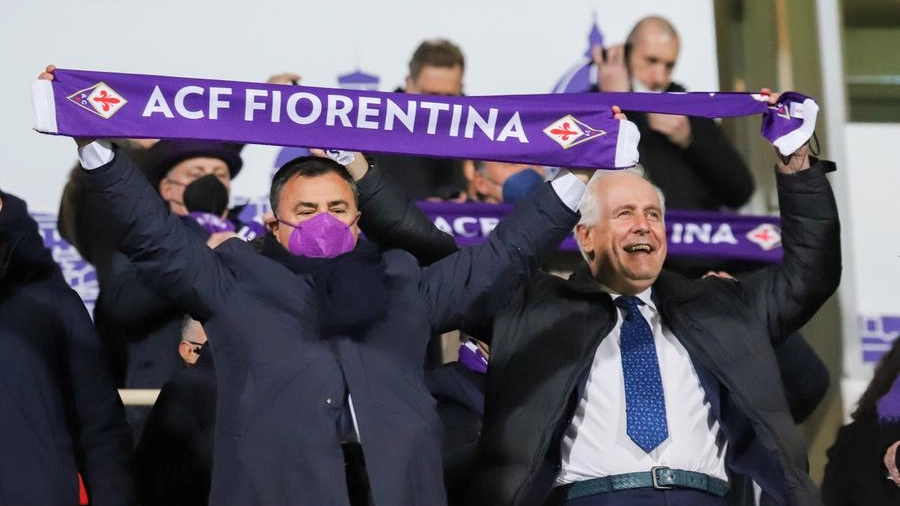 Eugenio Giani con la sciarpa viola (foto Germogli)