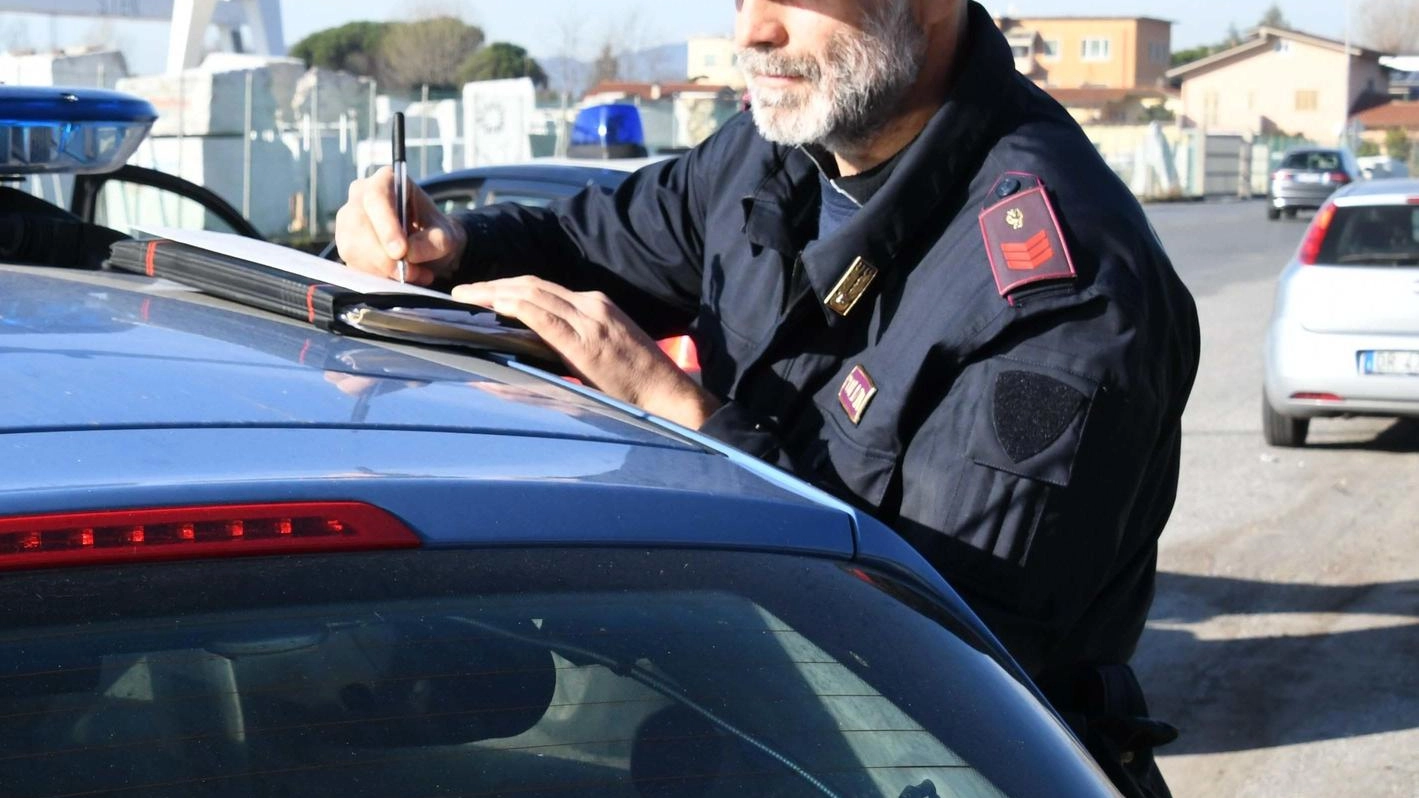 Ragazzo ferito a coltellate. Serrate indagini