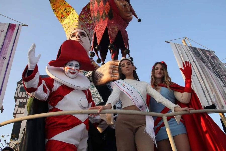Miss Italia ospite del Carnevale di Viareggio (foto Umicini)