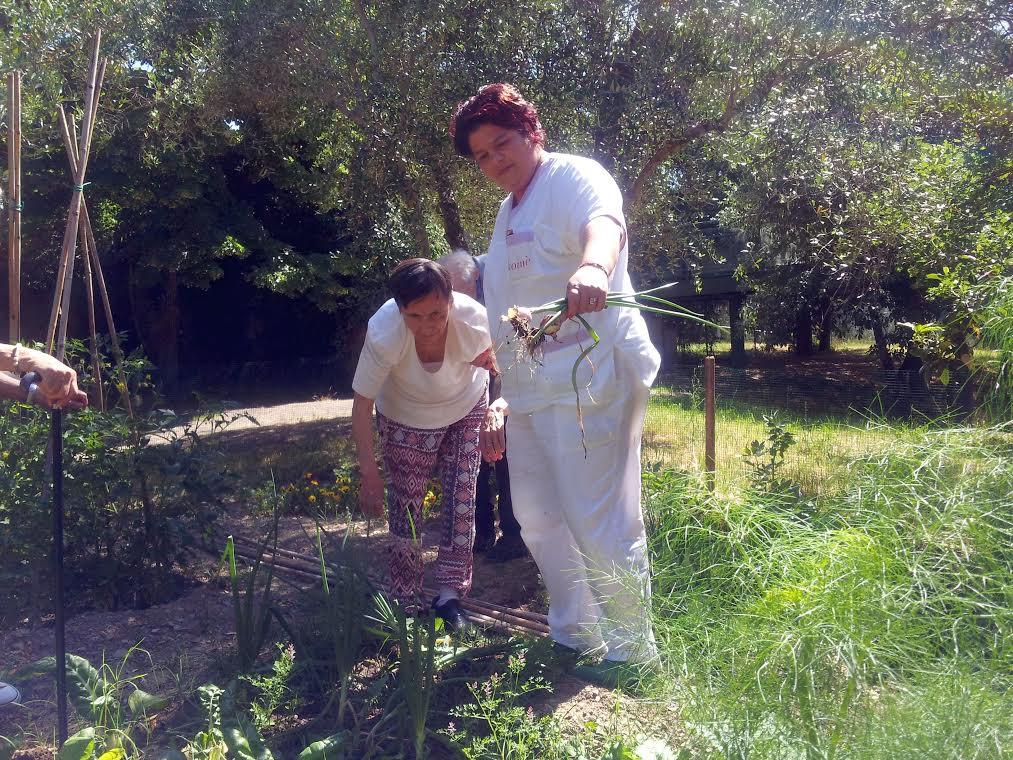 L orto dei nonni fiorisce alla Rsa del Pionta