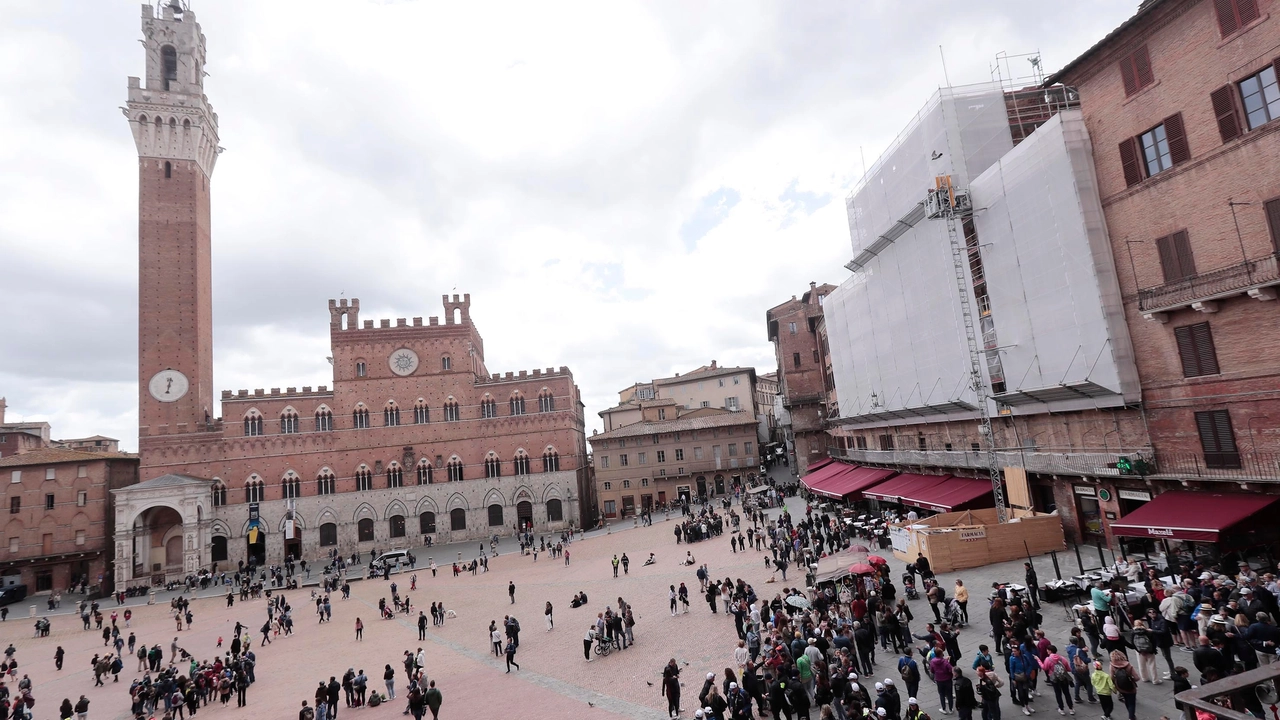 Siena, l’ex Conad in piazza del Campo resta chiuso. Salta l’accordo