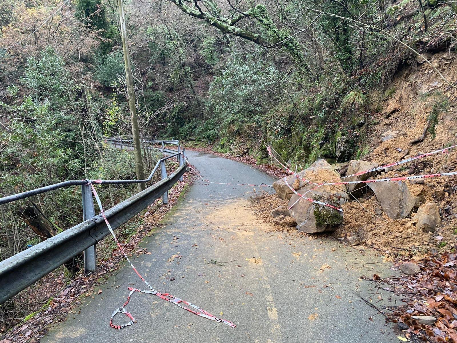 Forte Ondata Di Maltempo In Liguria: Frane E Alberi Caduti. Le Zone Più ...