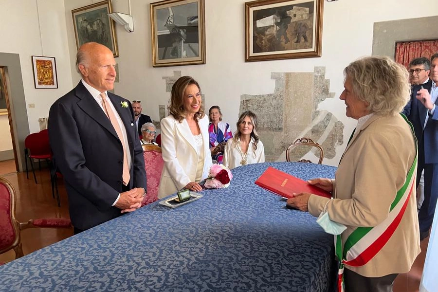 Un momento del matrimonio (Foto da Twitter, Clemente Mimun)