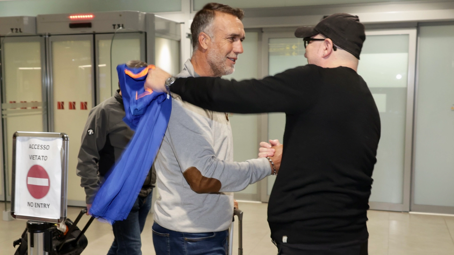 Batistuta al suo arrivo a Firenze (New Press Photo)