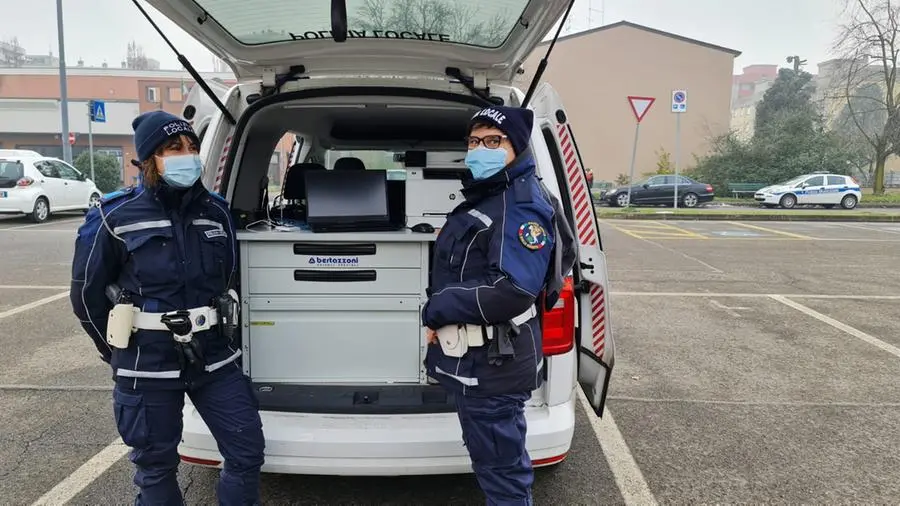 La Spezia, guida da anni senza patente: denunciato dalla polizia locale