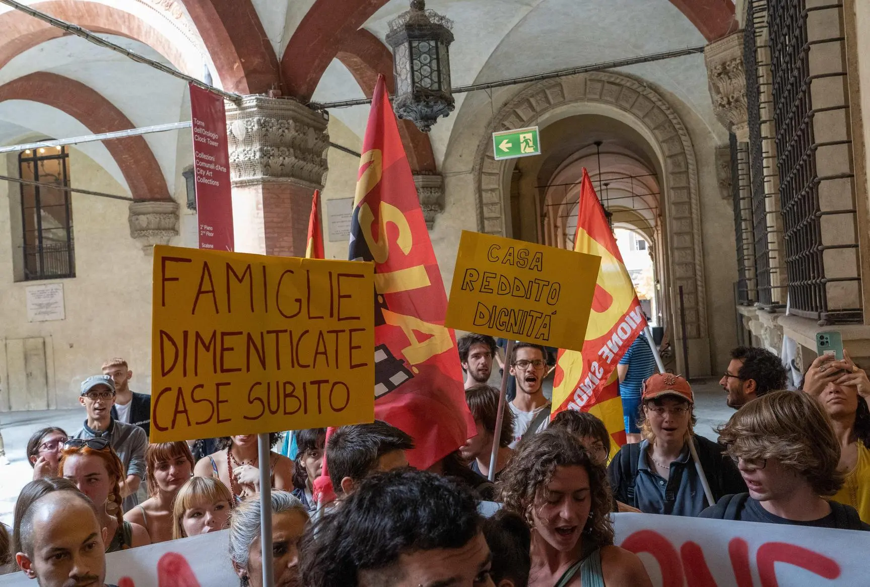 Emergenza Sfratti 500 Famiglie In Bilico. Presidio In Piazza Italia