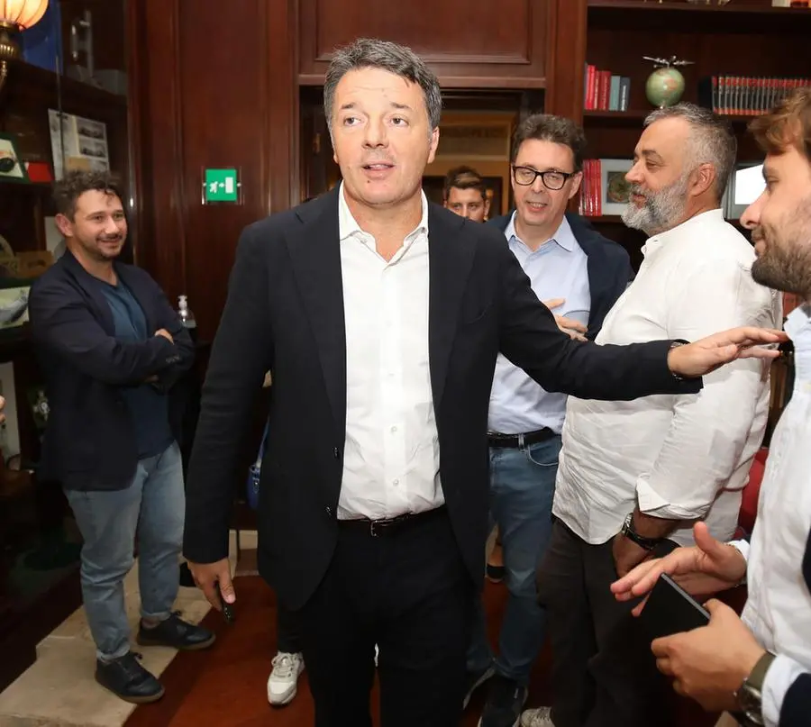 Renzi: "Nardella voterà per noi". L’ultima stoccata è sull’aeroporto