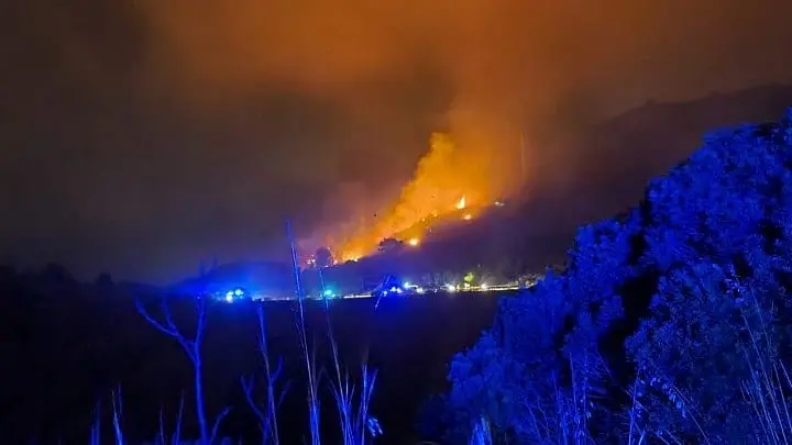 Isola d'Elba, altro incendio nella notte