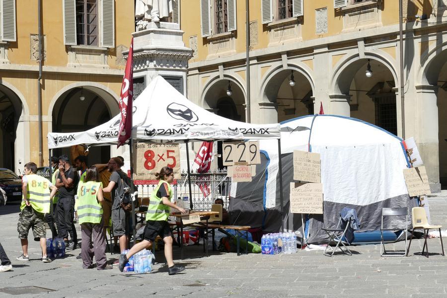 Texprint, Tensione Fuori Controllo: Via Il Gazebo Degli Operai. Arresti ...