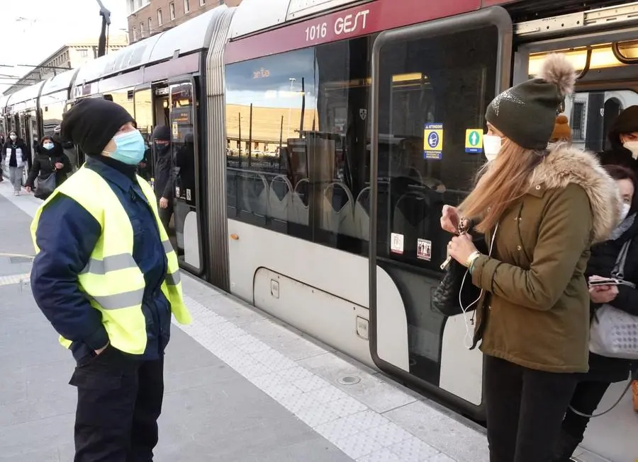 Nuovi bus e steward alle fermate. Piano ad hoc per il ritorno in classe